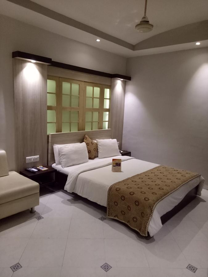 Prithvi Hotels Ахмедабад Екстер'єр фото