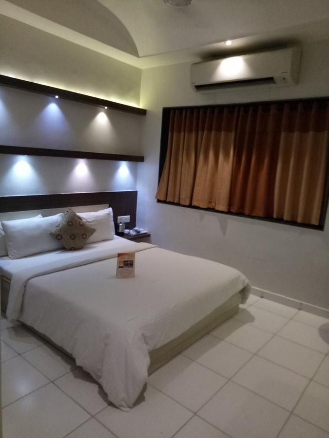 Prithvi Hotels Ахмедабад Екстер'єр фото