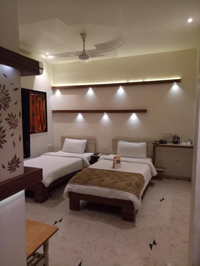 Prithvi Hotels Ахмедабад Екстер'єр фото